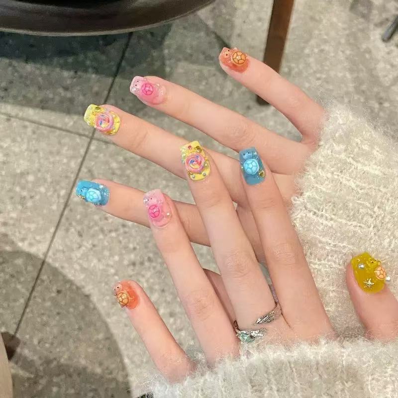 Nail Art - 100個のミニカラフルタートルレジンチャーム、フラットバックカボション、かわいいDIYスマホケースサイドデコレーション、ネイルアート、手作りクラフトアクセサリー