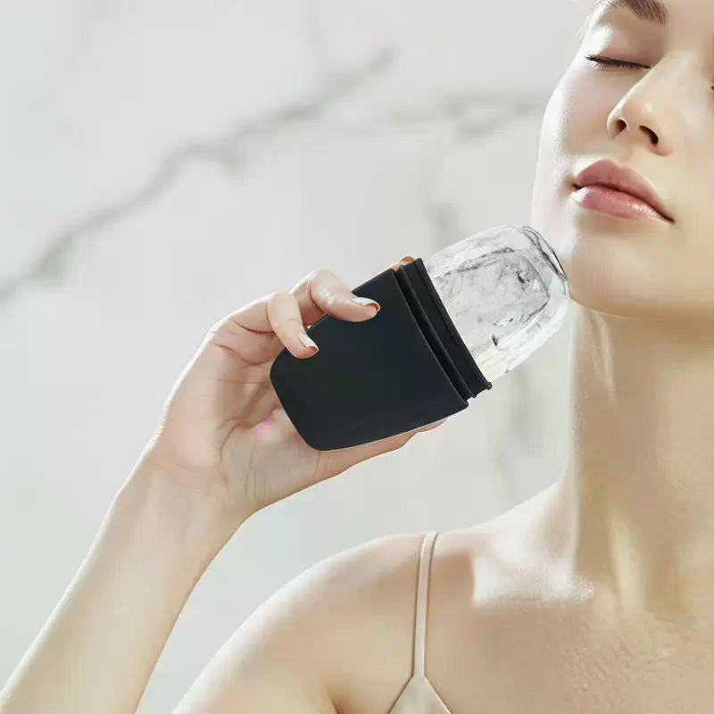 シリコン製アイスローラー 顔と目元用 再利用可能なフェイシャ - Face Ice Roller Puffiness のレビューと価格